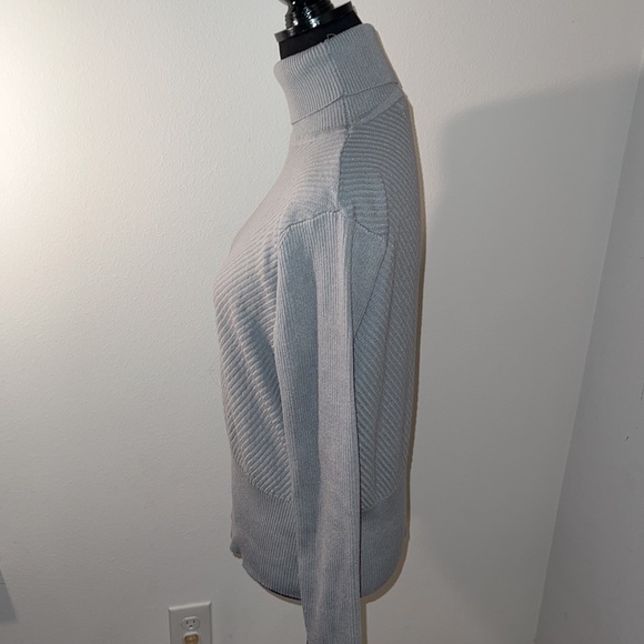 Solitaire gray turtleneck sweater Sz XL long sleeves - Picture 3 of 5